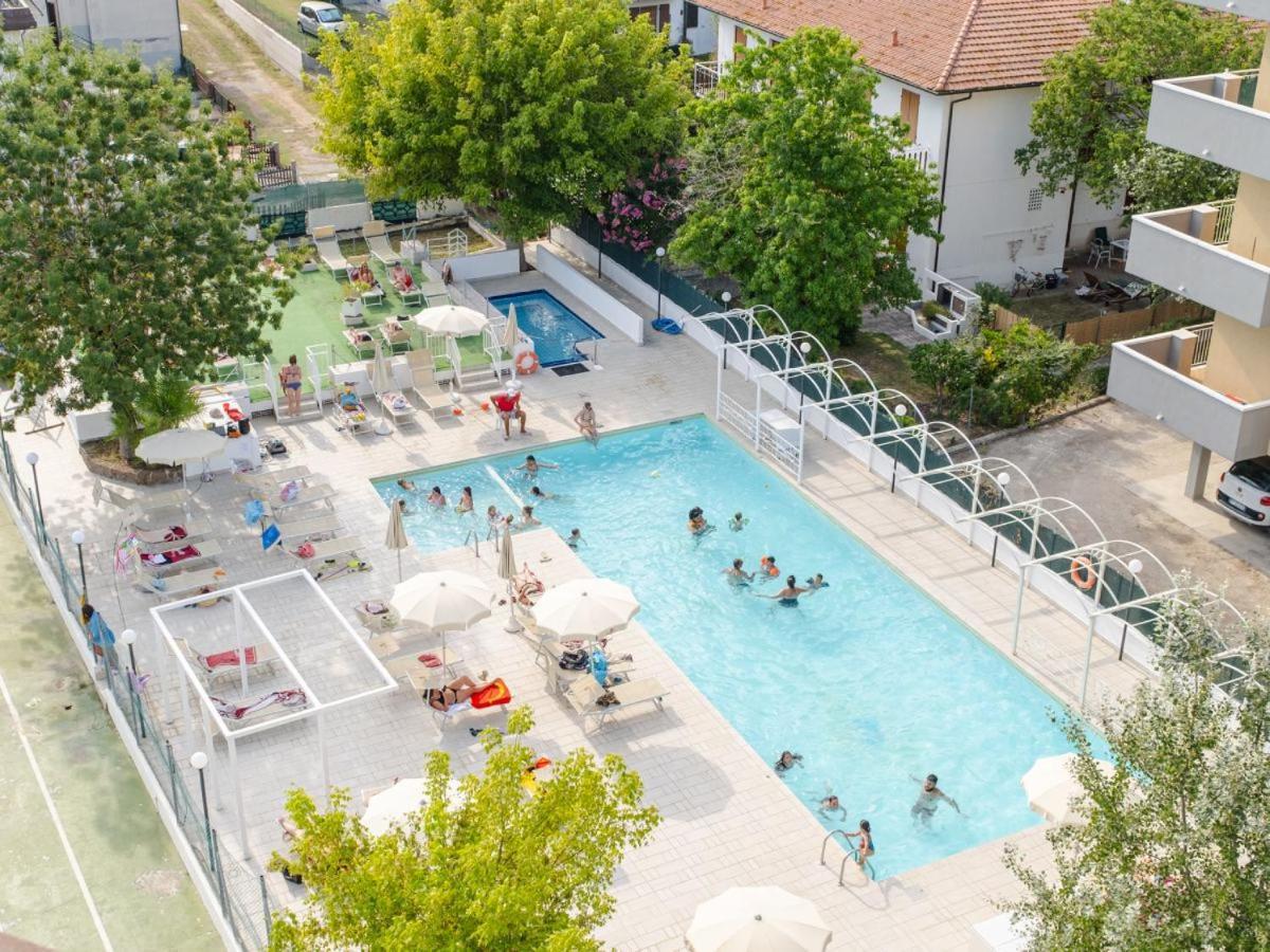 Hotel Marina Beach - Azzurro Club Ravenne Extérieur photo