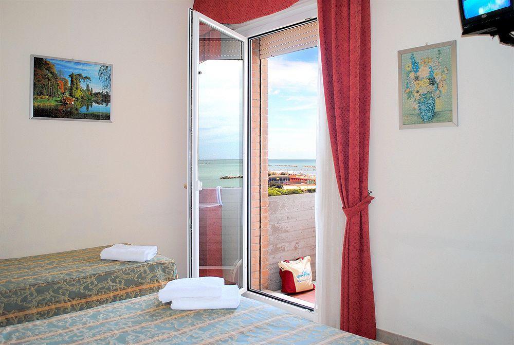 Hotel Marina Beach - Azzurro Club Ravenne Extérieur photo