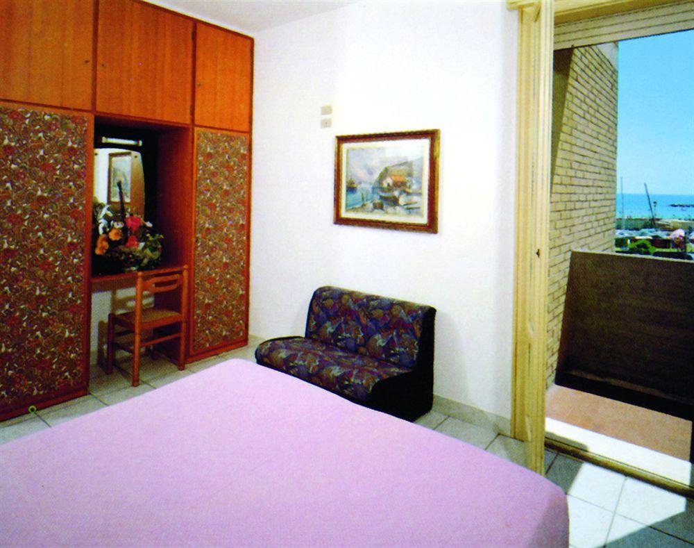 Hotel Marina Beach - Azzurro Club Ravenne Extérieur photo