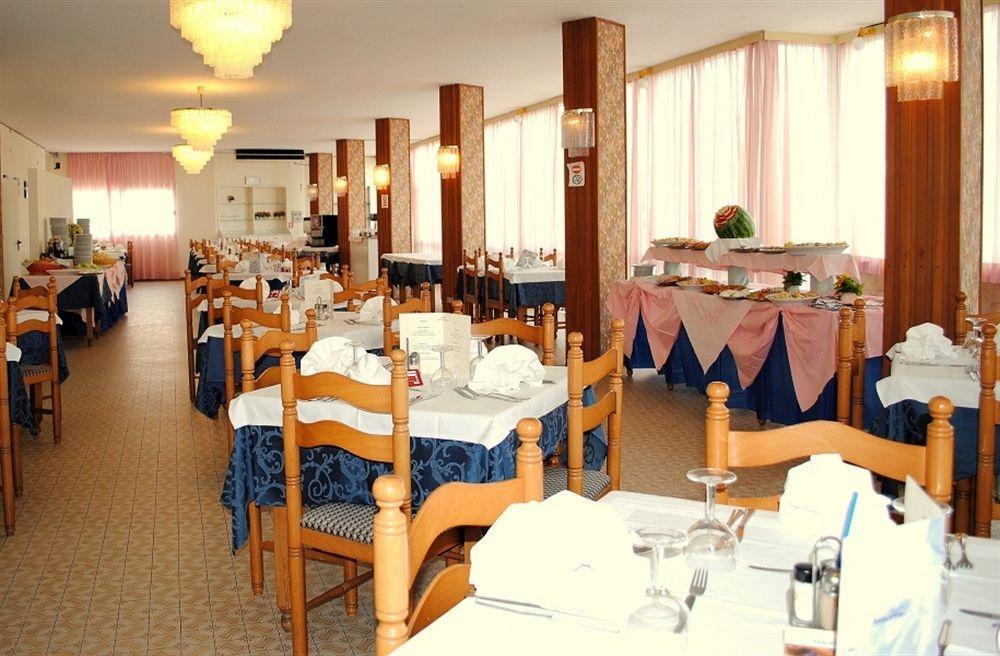 Hotel Marina Beach - Azzurro Club Ravenne Extérieur photo