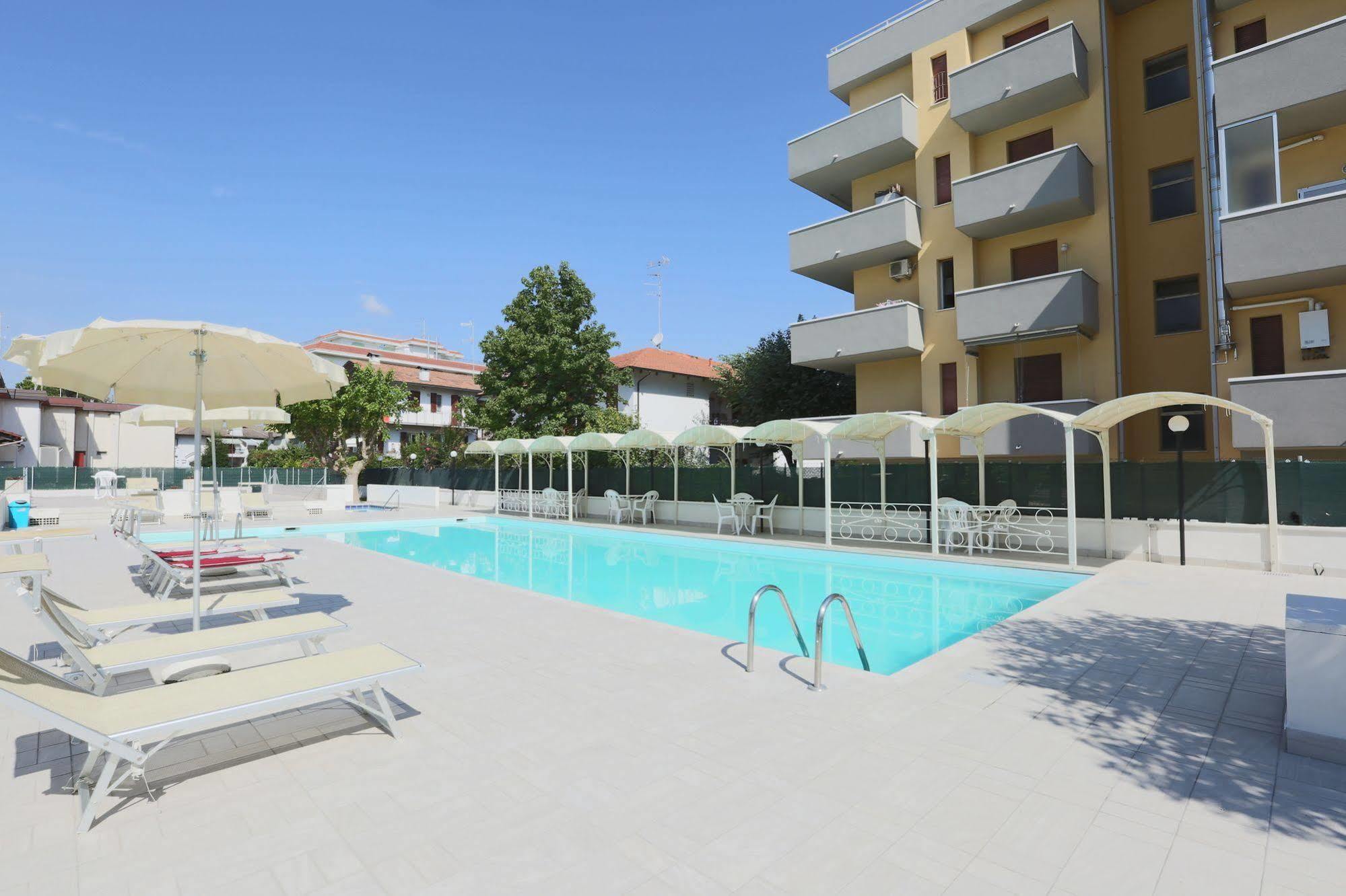 Hotel Marina Beach - Azzurro Club Ravenne Extérieur photo