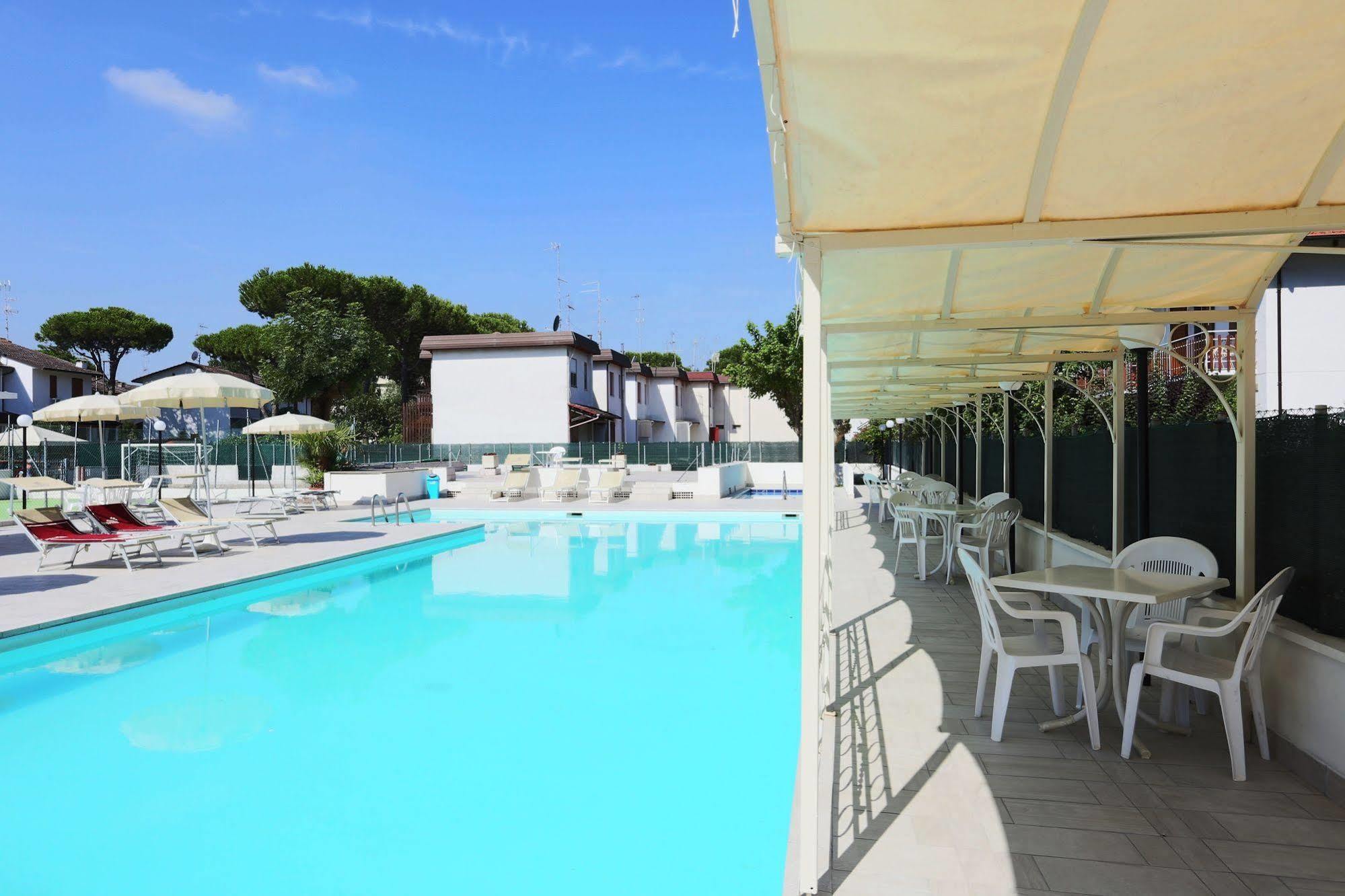 Hotel Marina Beach - Azzurro Club Ravenne Extérieur photo