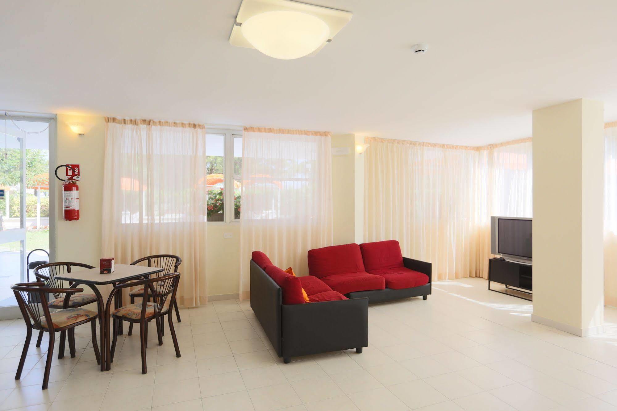 Hotel Marina Beach - Azzurro Club Ravenne Extérieur photo